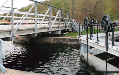 The 1898 swing bridge