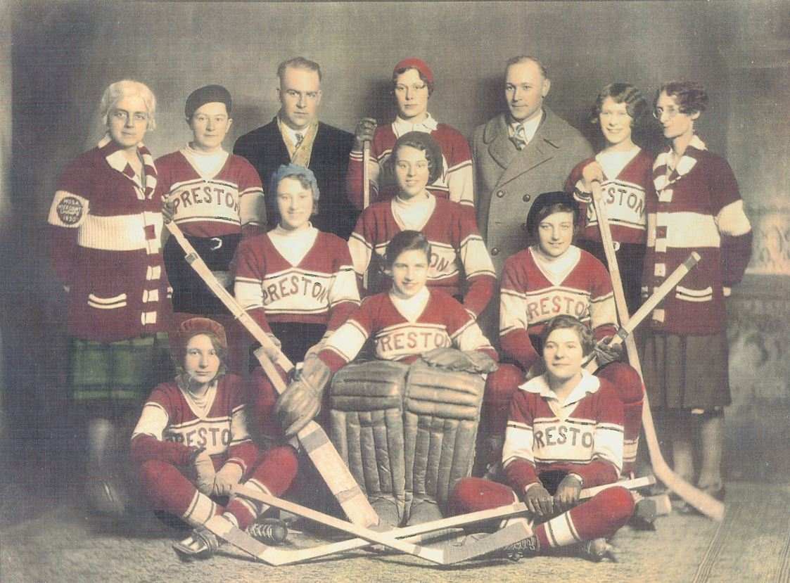 A team of women hockey players