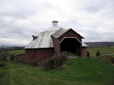 General view of Mansonville Round Barn