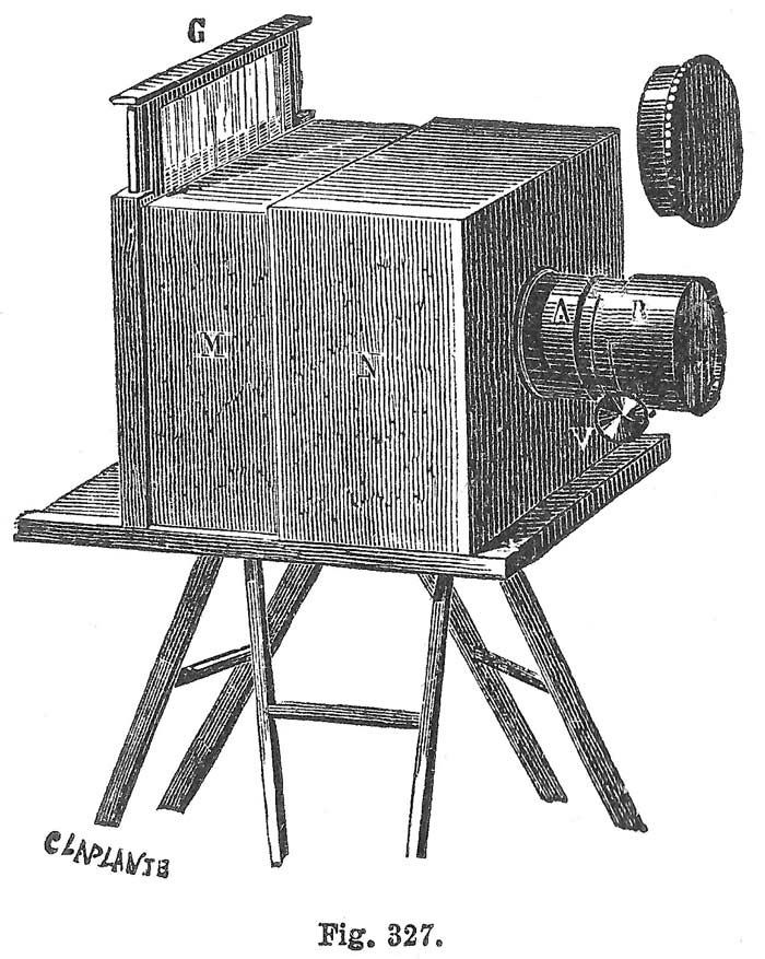 Black and white image of a Daguerreotype camera.