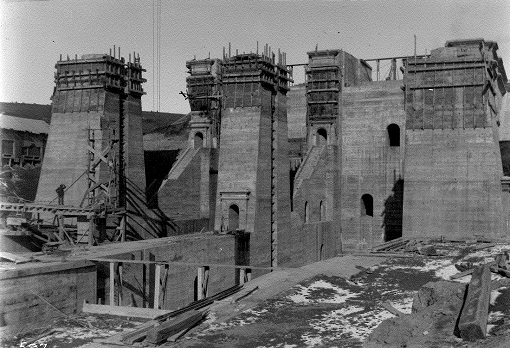 Construction of the Peterborough Lift Lock lockstation