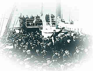 Immigrants arriving in Canada, around 1900