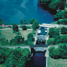 Two locks placed at the end of an excavated channel