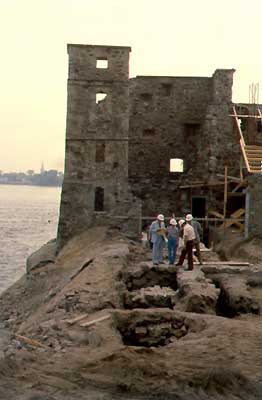 Workers busy with blueprints during the restoration of fort Chambly