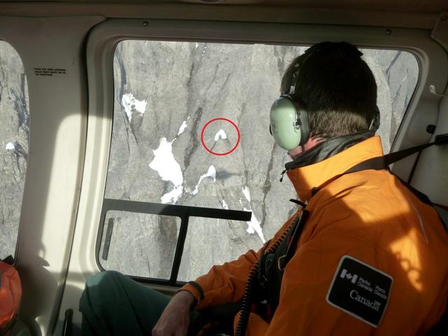 red circle shows the small snowpatch where the stranded climbers spent the night.